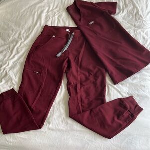 Maroon figs scrubs xs